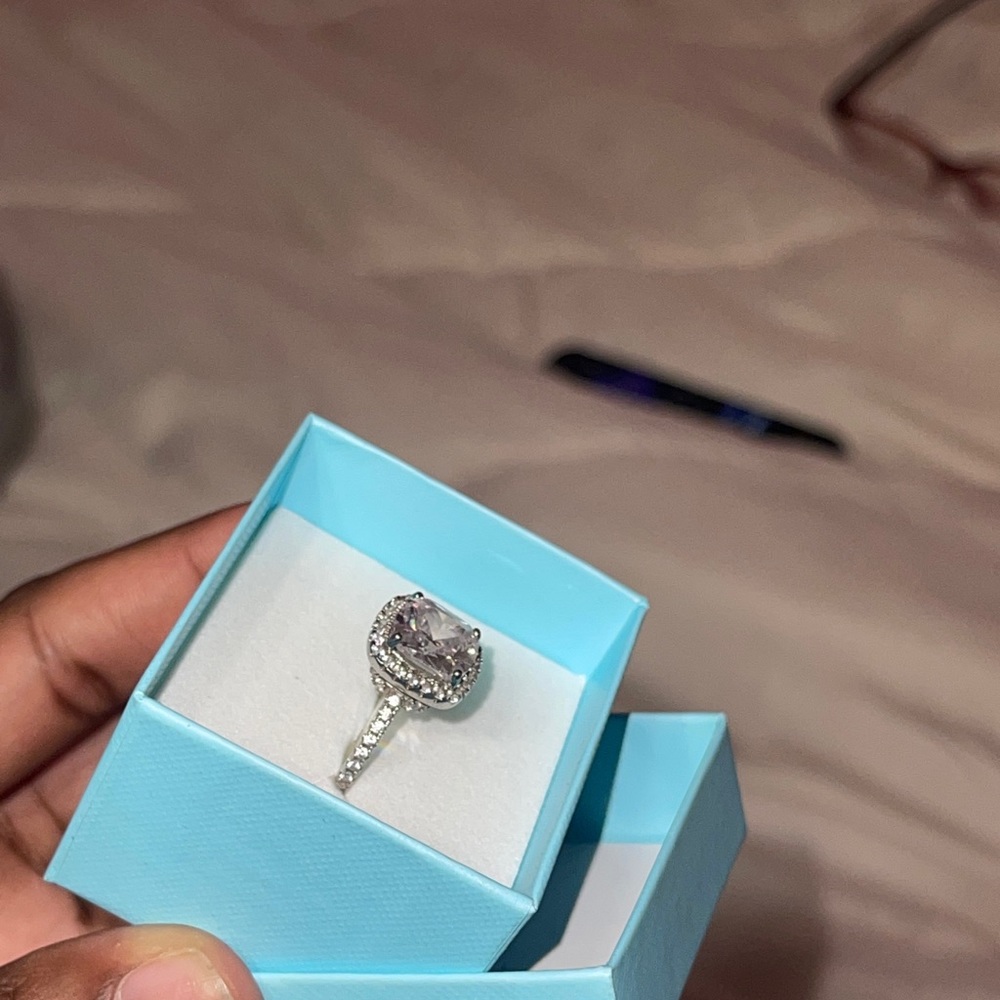 Ring - Picture 3 of 9